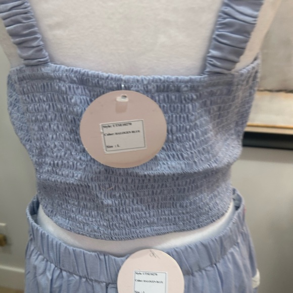 Chic Blue and White Women's Set - Picture 4 of 9